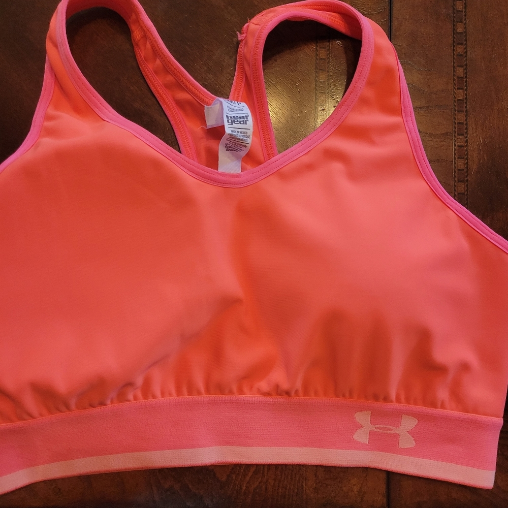 Sports bras - Picture 2 of 5